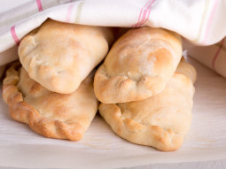 Mini calzone z grillowanymi warzywami