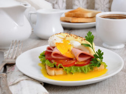 Tost z jajkiem po florencku
