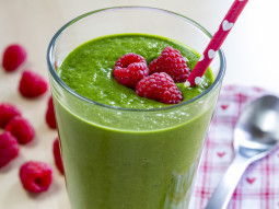 Smoothie ze szpinakiem i bananem
