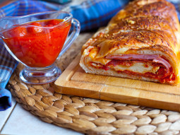 Pizza stromboli