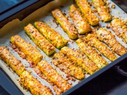 Pieczone frytki z cukinii