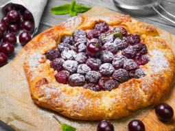 Rustykalna tarta z wiśniami