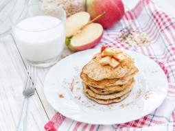 Pancakes z otrębów owsianych z dodatkiem cynamonu
