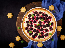 Tarta z jeżynami