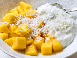 Jogurt kokosowy z mango
