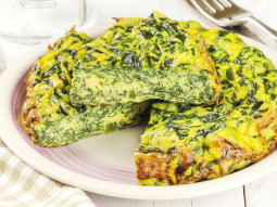 Omlet ze szpinakiem i serem