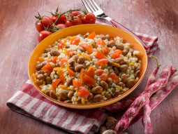 Risotto z fasolą i pomidorami