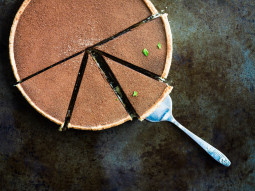 Tarta z solonym karmelem i czekoladą z dodatkiem kakao