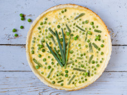 Tarta z groszkiem, fasolką i ricottą