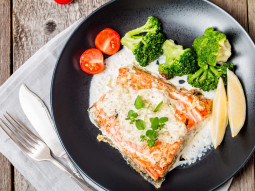 Pstrąg łososiowy w śmietance