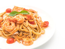 Spaghetti z krewetkami i papryką