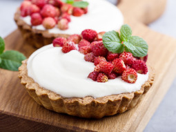 Tartaletki z kremem mascarpone i poziomkami