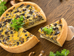 Tarta z leśnymi grzybami