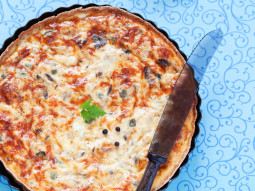 Tarta z tuńczykiem i cukinią