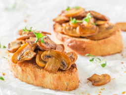 Bruschetta z pieczarkami