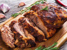 Pieczona łopatka wieprzowa