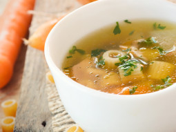 Zupa cebulowa z makaronem
