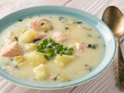 Zupa z łososiem