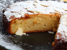 Babka z migdałami