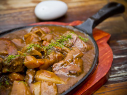 Stroganow, czyli wołowy gulasz prosto z Rosji