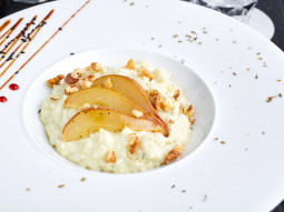 Risotto z gruszką i orzechami