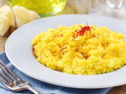 Risotto z szafranem i parmezanem