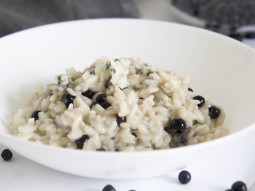 Risotto z jagodami i serem blue