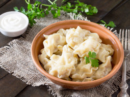 Pierogi z mięsem z szynki