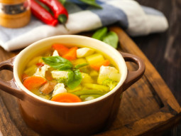 Zupa z warzywami i indykiem
