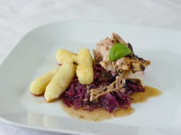 Karkówka pieczona z pysznymi kopytkami