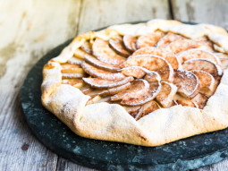Rustykalna tarta z jabłkami