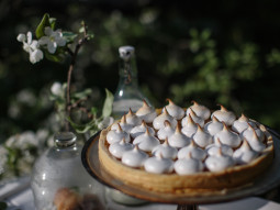 Tarta z kremem cytrynowym i bezą