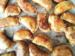 Pierogi z wieprzowiną i pieczarkami