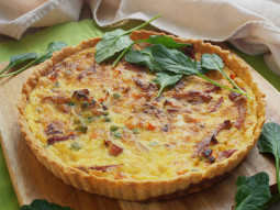 Tarta z wołowiną i pieczarkami