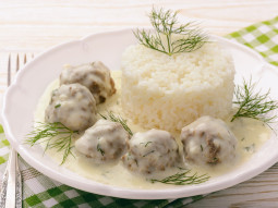 Pulpeciki w sosie śmietankowo-koperkowym