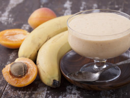 Koktajl bananowo-morelowy