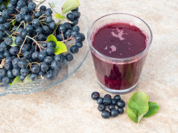 Kompot z aronii