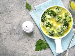 Zapiekanka z brokułem i mozzarellą