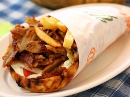 Gyros wieprzowy z frytkami