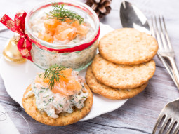 Pasta z wędzonego łososia z lekkim serkiem i koperkiem