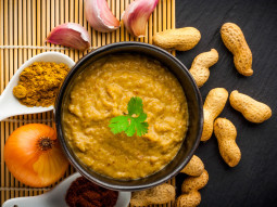 Satay indonezyjski sos orzechowy z mleczkiem kokosowym