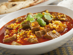 Pikantne curry z soczewicą i jagnięciną