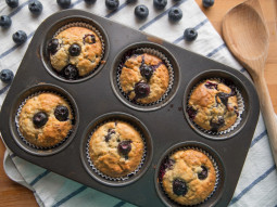 Muffiny bananowe z jagodami