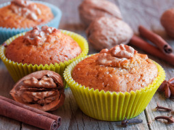 Muffiny z cynamonem i orzechami włoskimi
