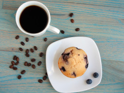 Jogurtowe muffiny z borówkami