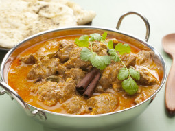 Curry z jagnięciną w śmietance