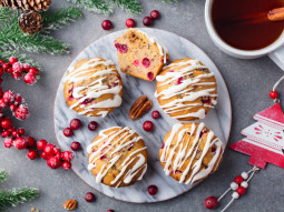 Muffiny z żurawiną i orzechami pekan w lukrze