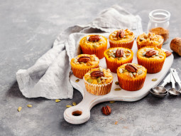 Muffiny dyniowe z orzechami pekan