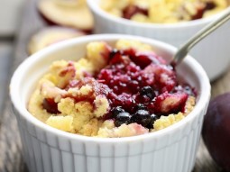 Crumble z maliną i jagodą