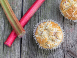 Muffiny z rabarbarem